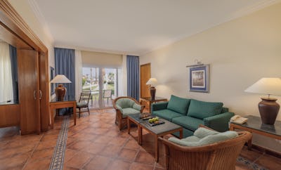 Junior Suite, Queen Bed