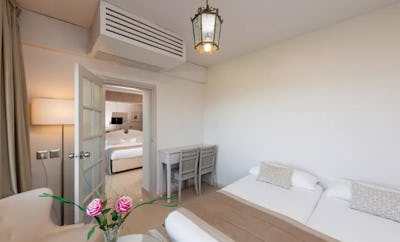 Junior Suite, Queen Bed