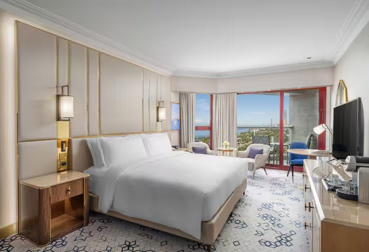 King Premium Room Partial Sea View