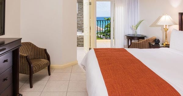 jewel-paradise-cove-adult-beach-resort-and-spa-all-inclusive-ocean-view-guest-room_9443