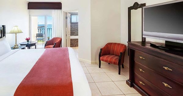 jewel-paradise-cove-adult-beach-resort-and-spa-all-inclusive-oceanfront-concierge-guest-room_9443