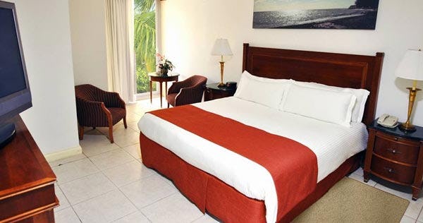 jewel-paradise-cove-adult-beach-resort-and-spa-all-inclusive-premier-guest-room_9443