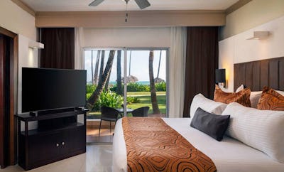 Club Honeymoon Suite Ocean View