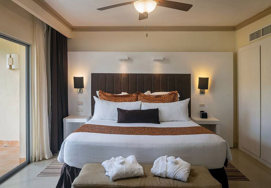 Club Honeymoon Suite Tropical View