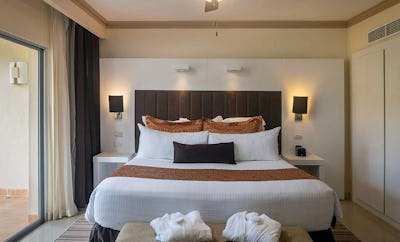 Club Honeymoon Suite Tropical View