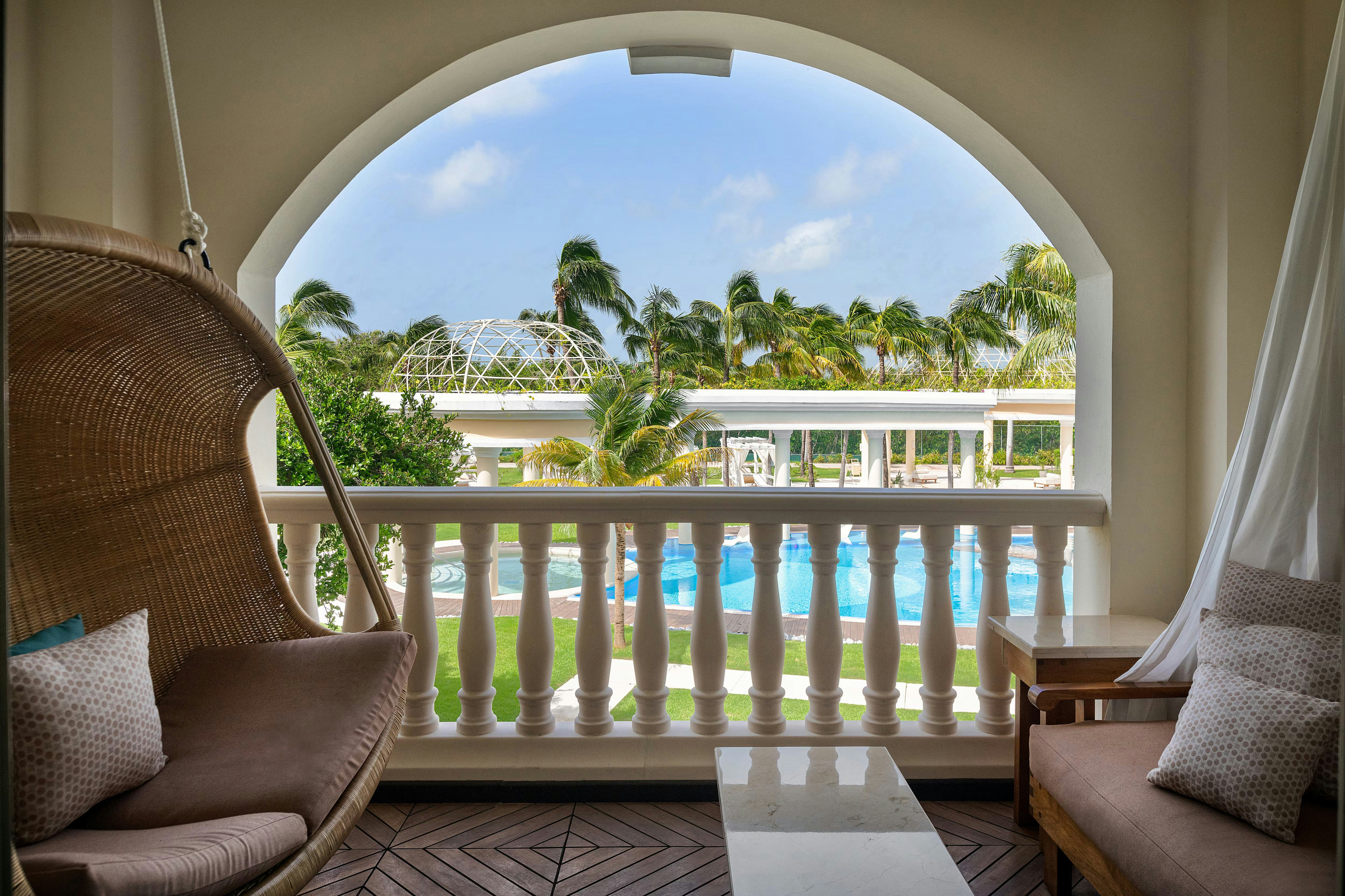 joia-paraíso-by-iberostar-riviera-maya-mexico-pool-view-suite-01_11103