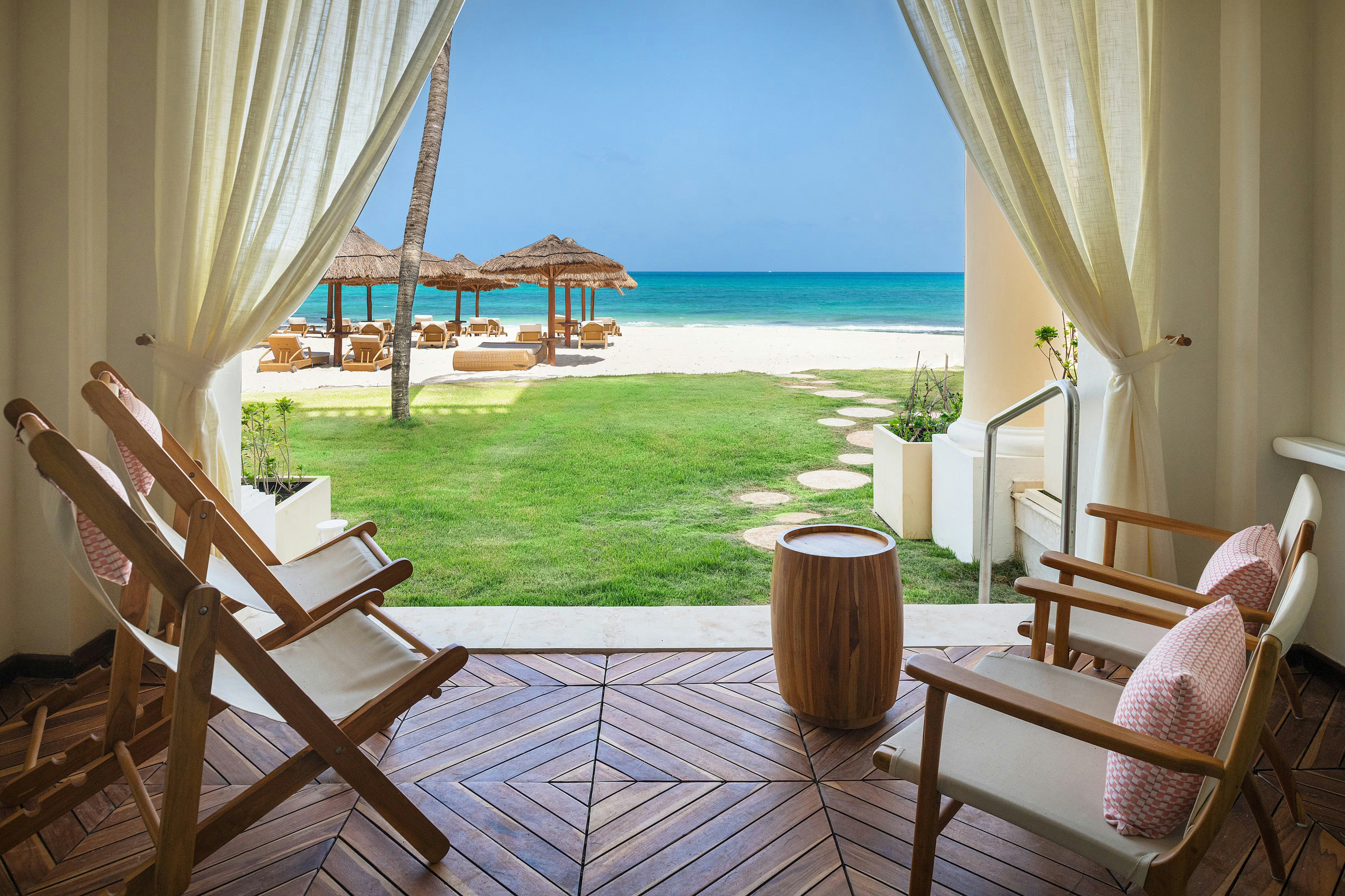 joia-paraíso-by-iberostar-riviera-maya-mexico-suite-ocean-front-with-beach-access-and-butler-service-01_11103