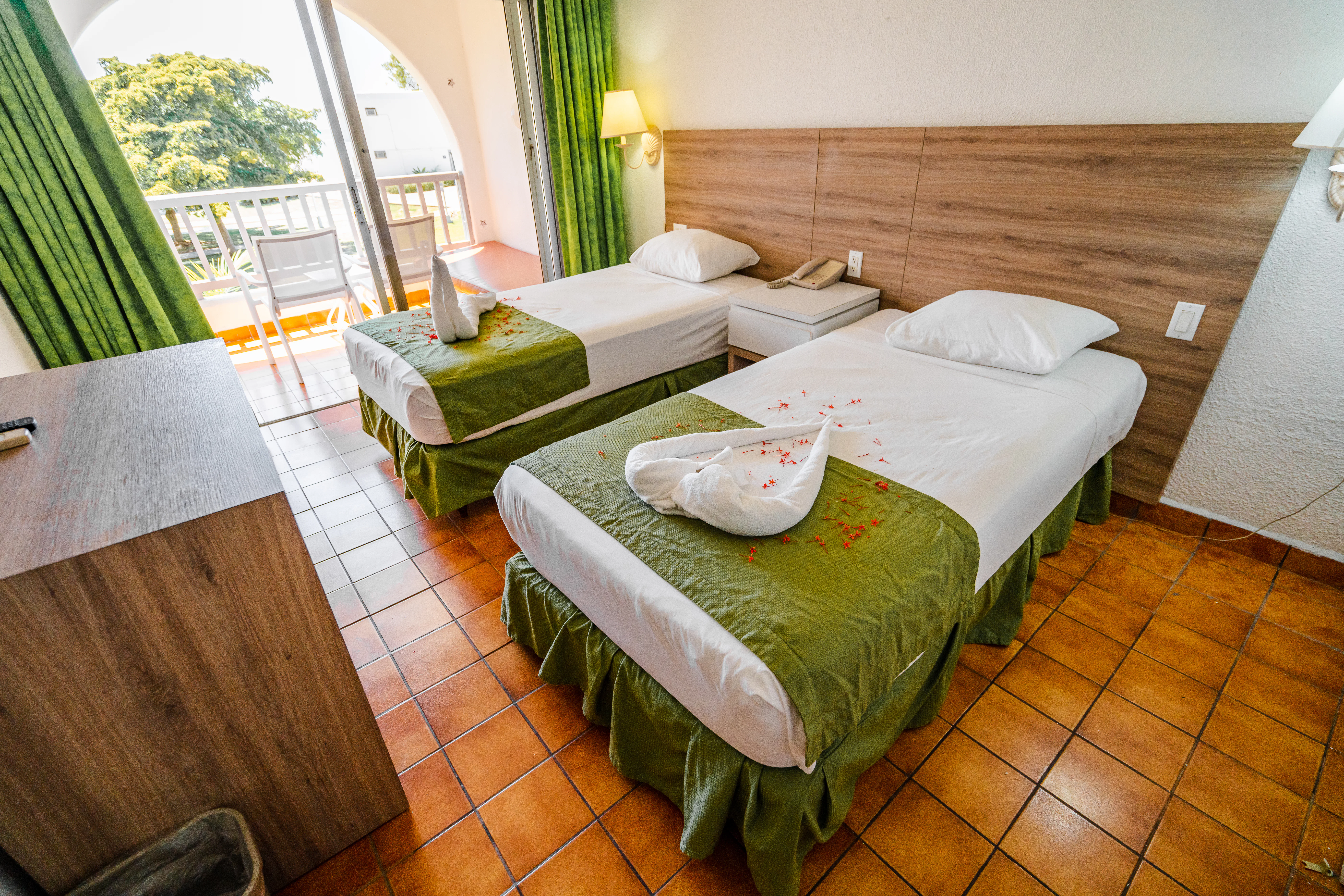 Standard, 2 Twin Beds