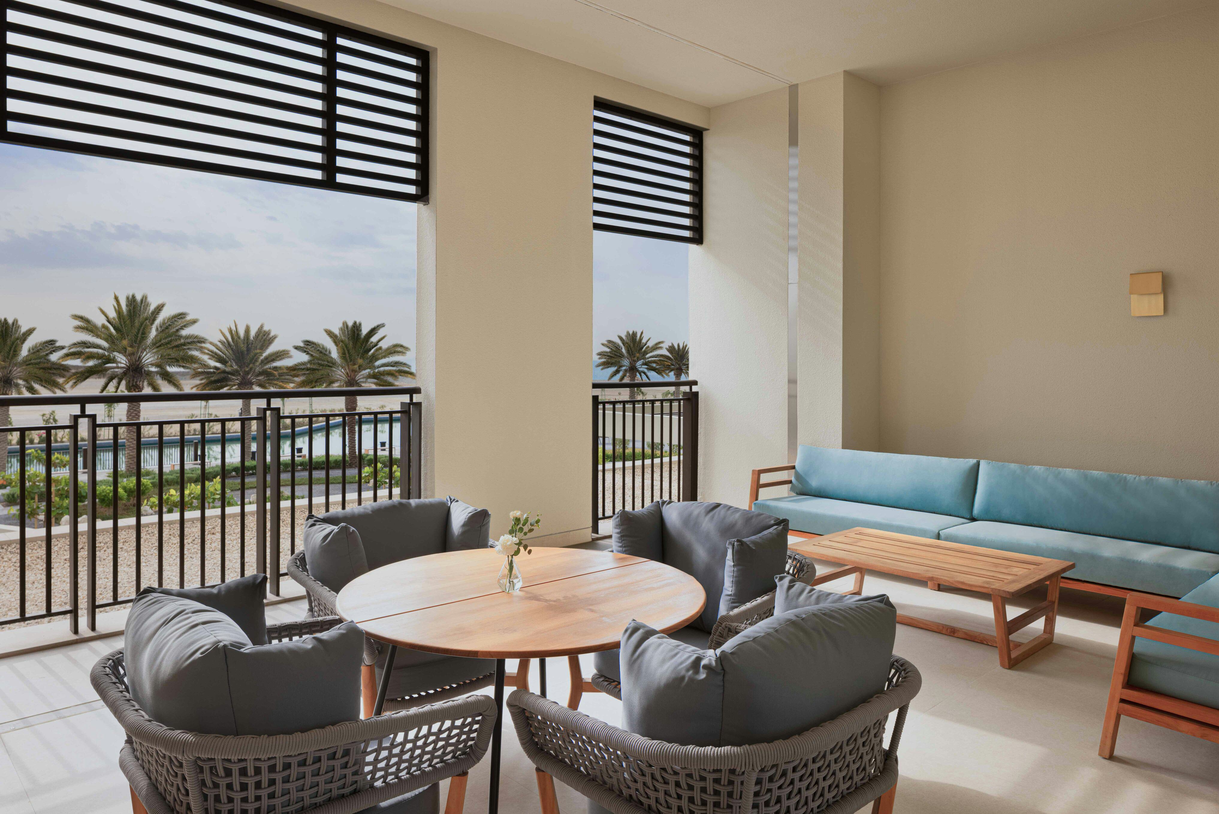 jumeirah-gulf-of-bahrain-junior-ocean-suite_11570