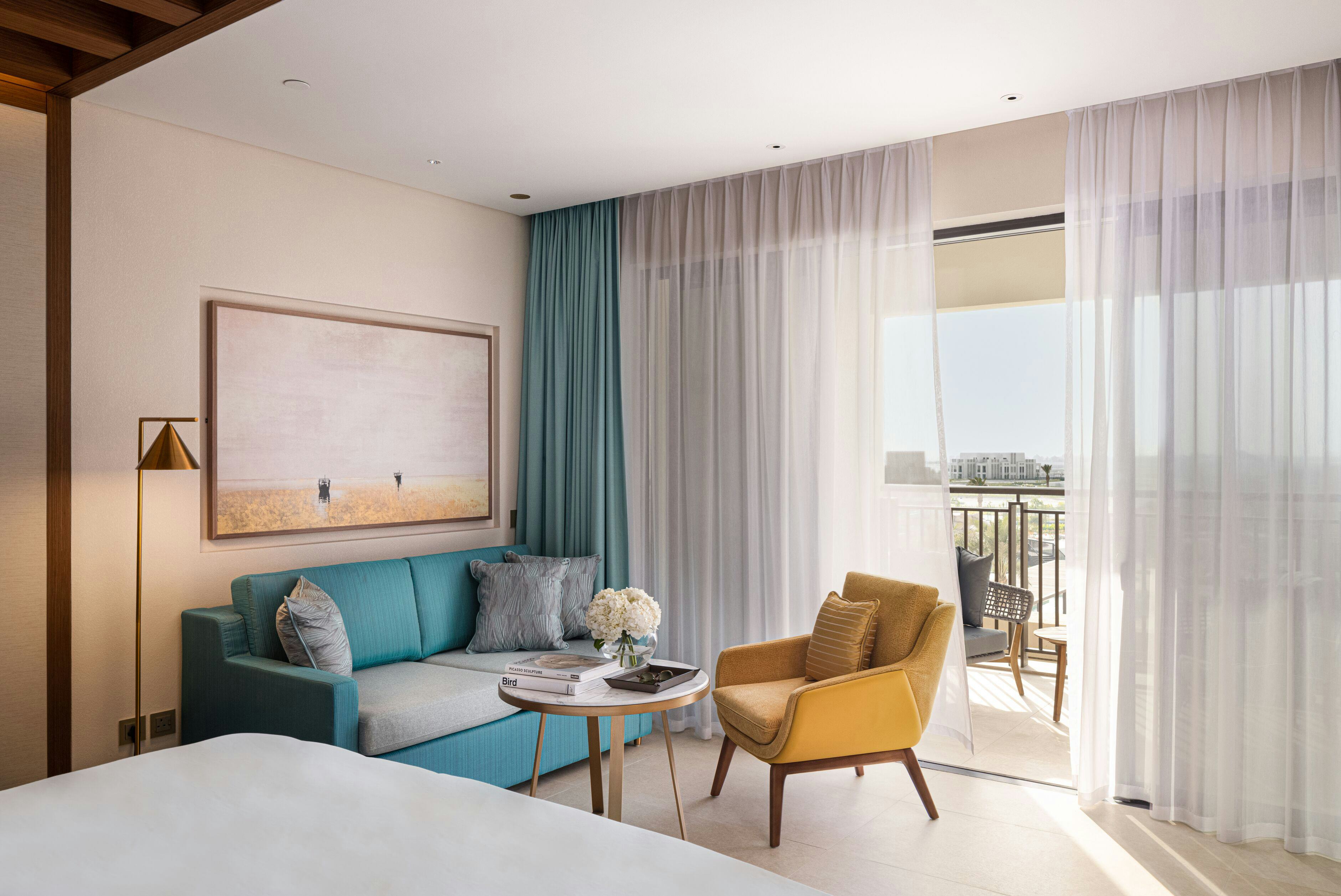 jumeirah-gulf-of-bahrain-resort-deluxe-room_11570