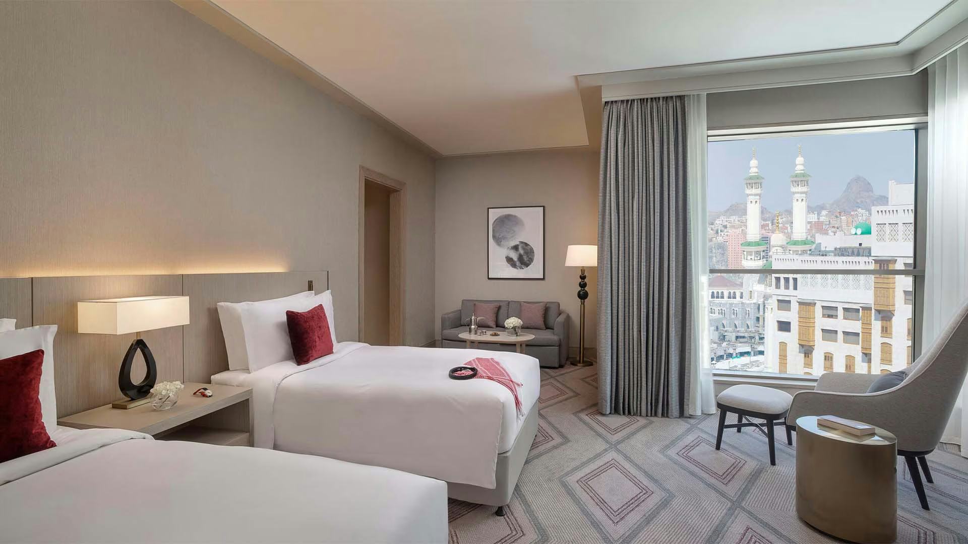 jumeirah-jabal-omar-makkah-saudi-arabia-2-bedroom-family-suite-haram-view-01_11791