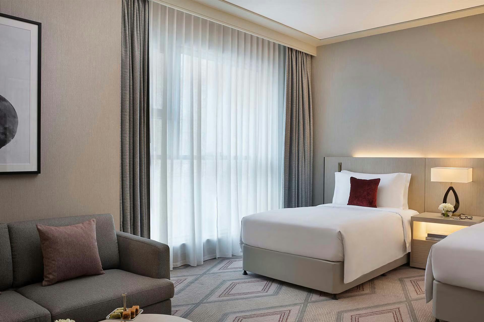 jumeirah-jabal-omar-makkah-saudi-arabia-deluxe-room-city-view-01_11791