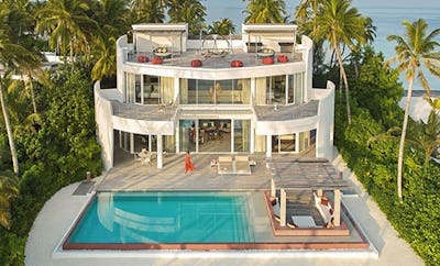 Three Bedroom Beach Retreat with Pool