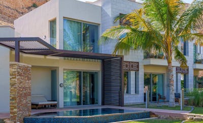 Four Bedroom Ocean Villa with Garden and Pool