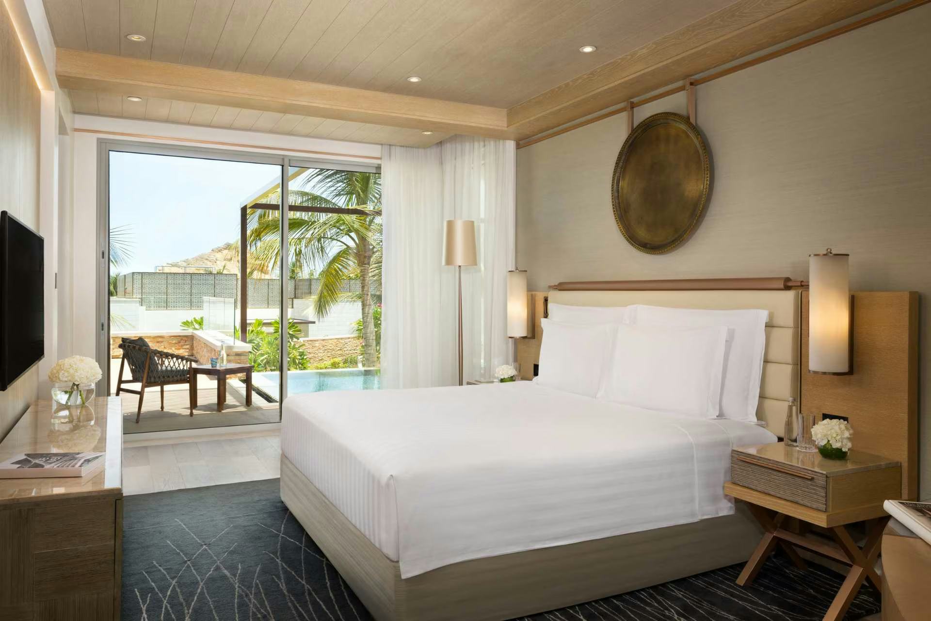 Summerhouse with Garden and Pool