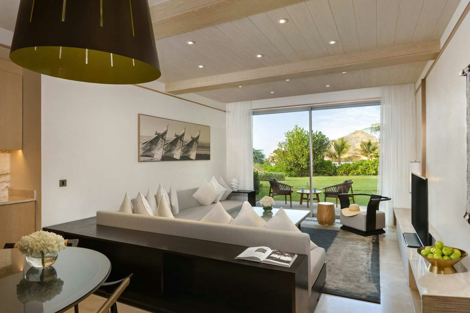 Summerhouse with Garden and Pool and Ocean View