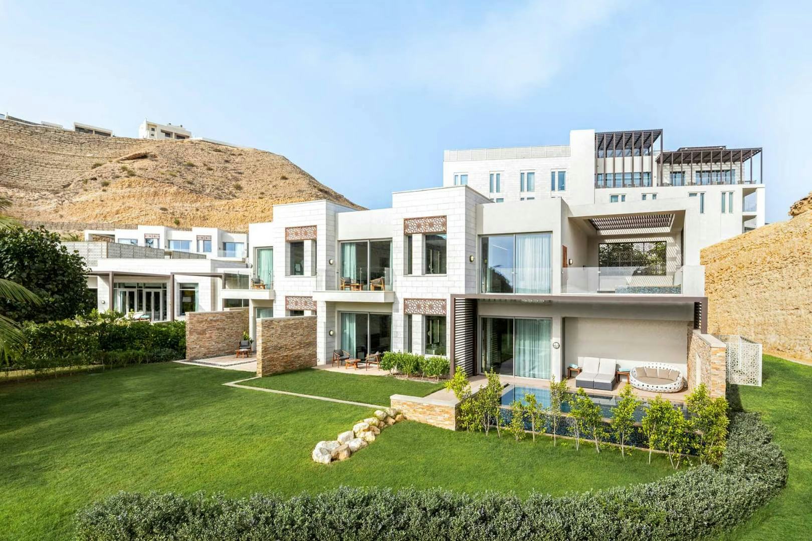 Summerhouse with Pool and Ocean View