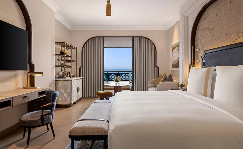 jumeirah-zabeel-saray-dubai-deluxe-ocean-skyline-room-01_2085