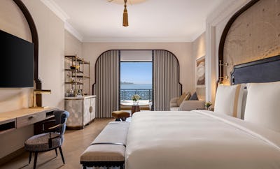 Deluxe Ocean Skyline Room