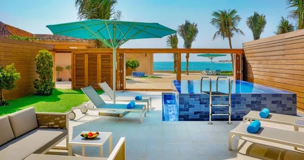 JUNIOR BEACH POOL SUITE