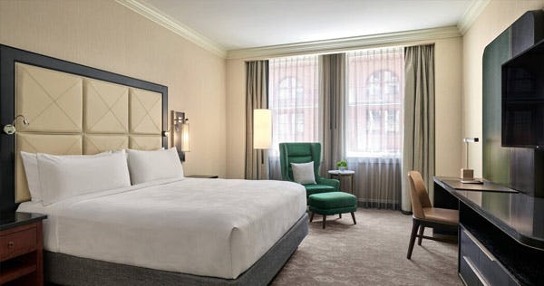 jw-marriott-chicago-executive-level-guest-room-1-king-01_10712