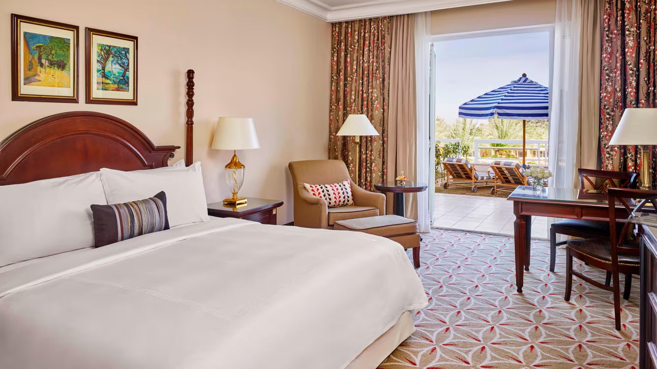 DELUXE GARDEN KING, DELUXE GUEST ROOM, 1 KING, PRIVATE GARDEN VIEW, GARDEN ACCESS