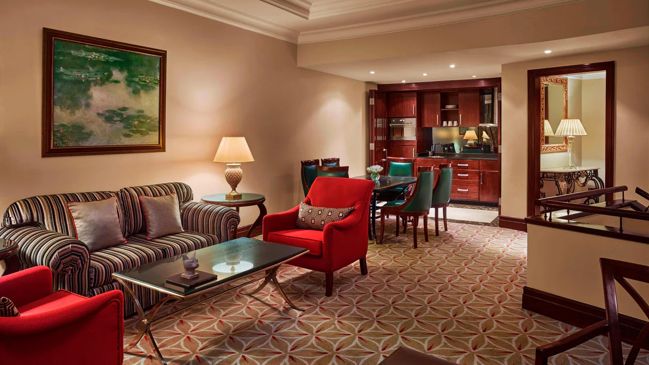 DUPLEX SUITE, EXECUTIVE LOUNGE ACCESS, 1 BEDROOM BI-LEVEL SUITE, 1 KING, GOLF VIEW, GOLF VIEW