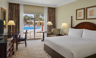 GUEST ROOM, 1 KING, POOL ACCESS, POOLSIDE