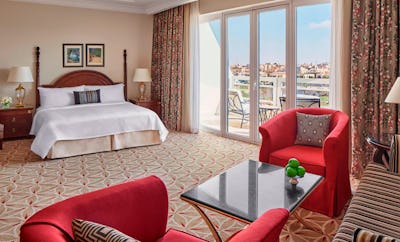 JUNIOR SUITE, EXECUTIVE LOUNGE ACCESS, 1 BEDROOM JUNIOR SUITE, 1 KING, GOLF OR BEACH VIEW