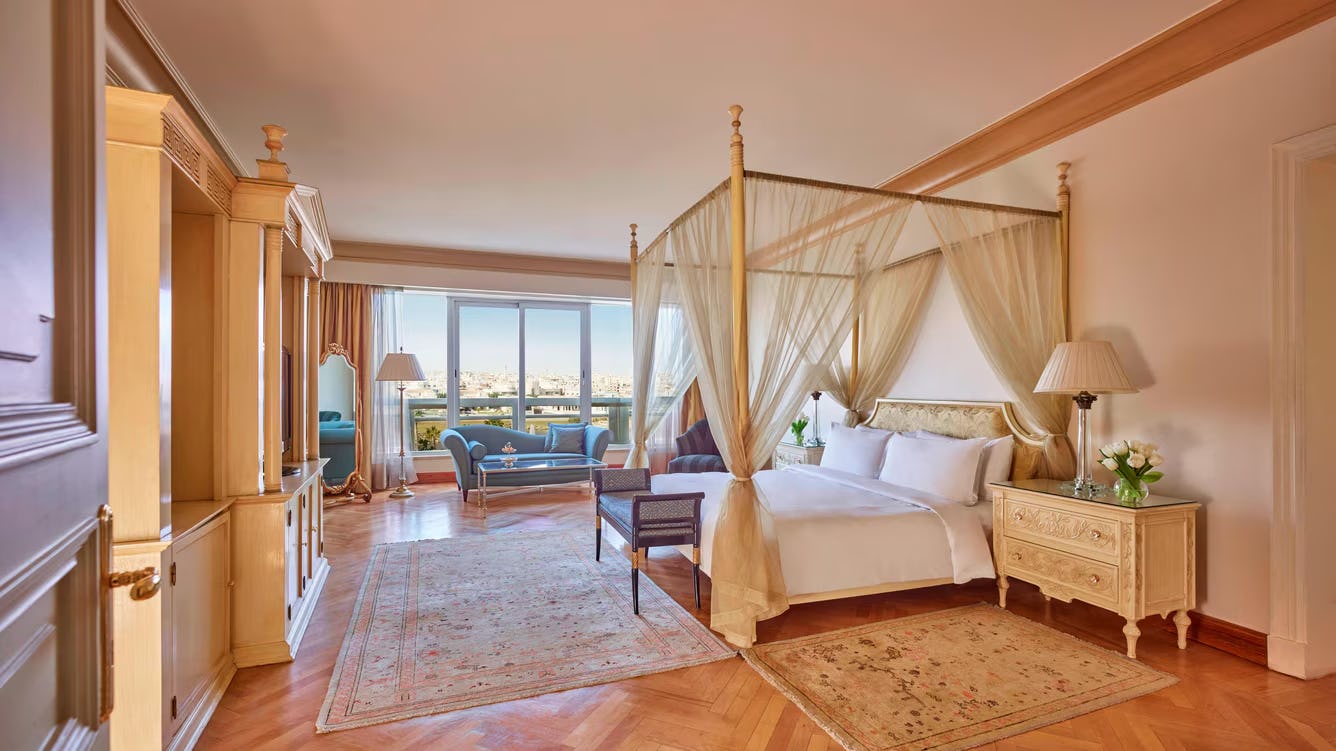 PRESIDENTIAL SUITE, EXECUTIVE LOUNGE ACCESS, 1 BEDROOM PRESIDENTIAL SUITE, 1 KING, GOLF VIEW