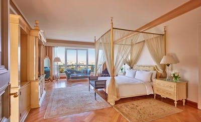 PRESIDENTIAL SUITE, EXECUTIVE LOUNGE ACCESS, 1 BEDROOM PRESIDENTIAL SUITE, 1 KING, GOLF VIEW