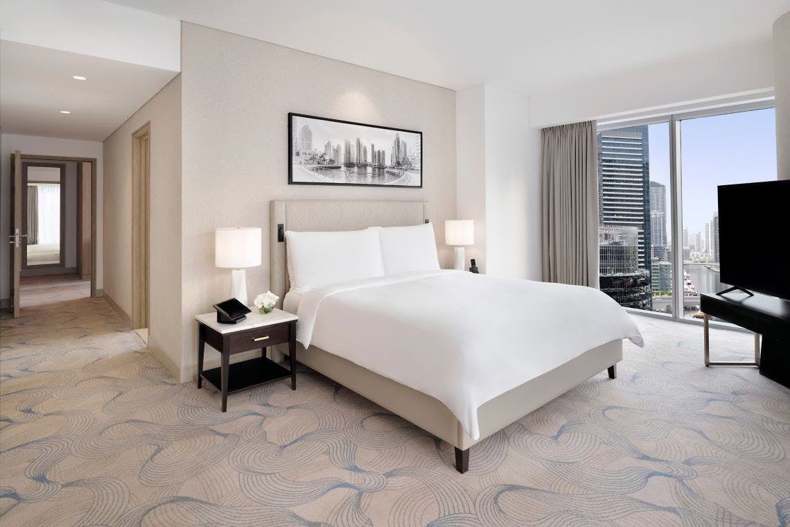 jw-marriott-hotel-marina-dubai-premier-suite-marina-view_2875