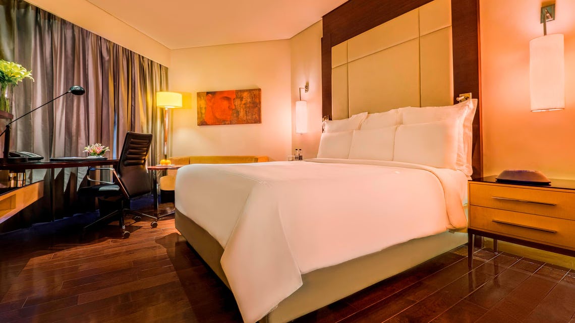 jw-marriott-mumbai-juhu-guest-room_2043