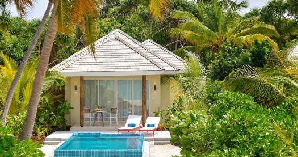 kandima-maldives-sunset-beach-pool-villa-with-swirl-pool-03_10395