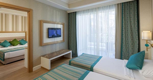 karmir-resort-and-spa-hotel-antalya-family-room_9401