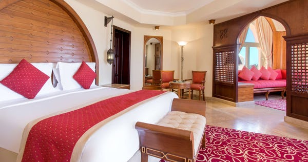 kempinski-hotel-soma-bay-junior-suite-sea-view-01_2162