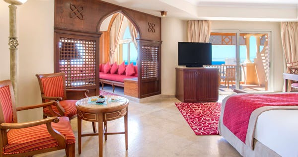 kempinski-hotel-soma-bay-junior-suite-sea-view-02_2162