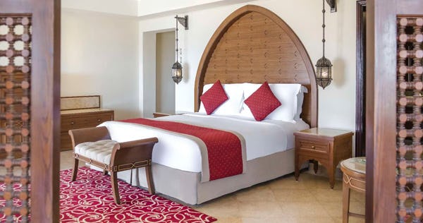 kempinski-hotel-soma-bay-junior-suite-side-sea-view-01_2162