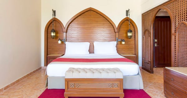 kempinski-hotel-soma-bay-junior-suite-side-sea-view-02_2162