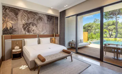 Lagoon Golf Suite