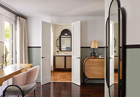 1 King Premium Juliet Balcony