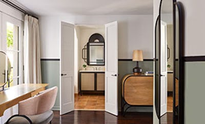 1 King Premium Juliet Balcony