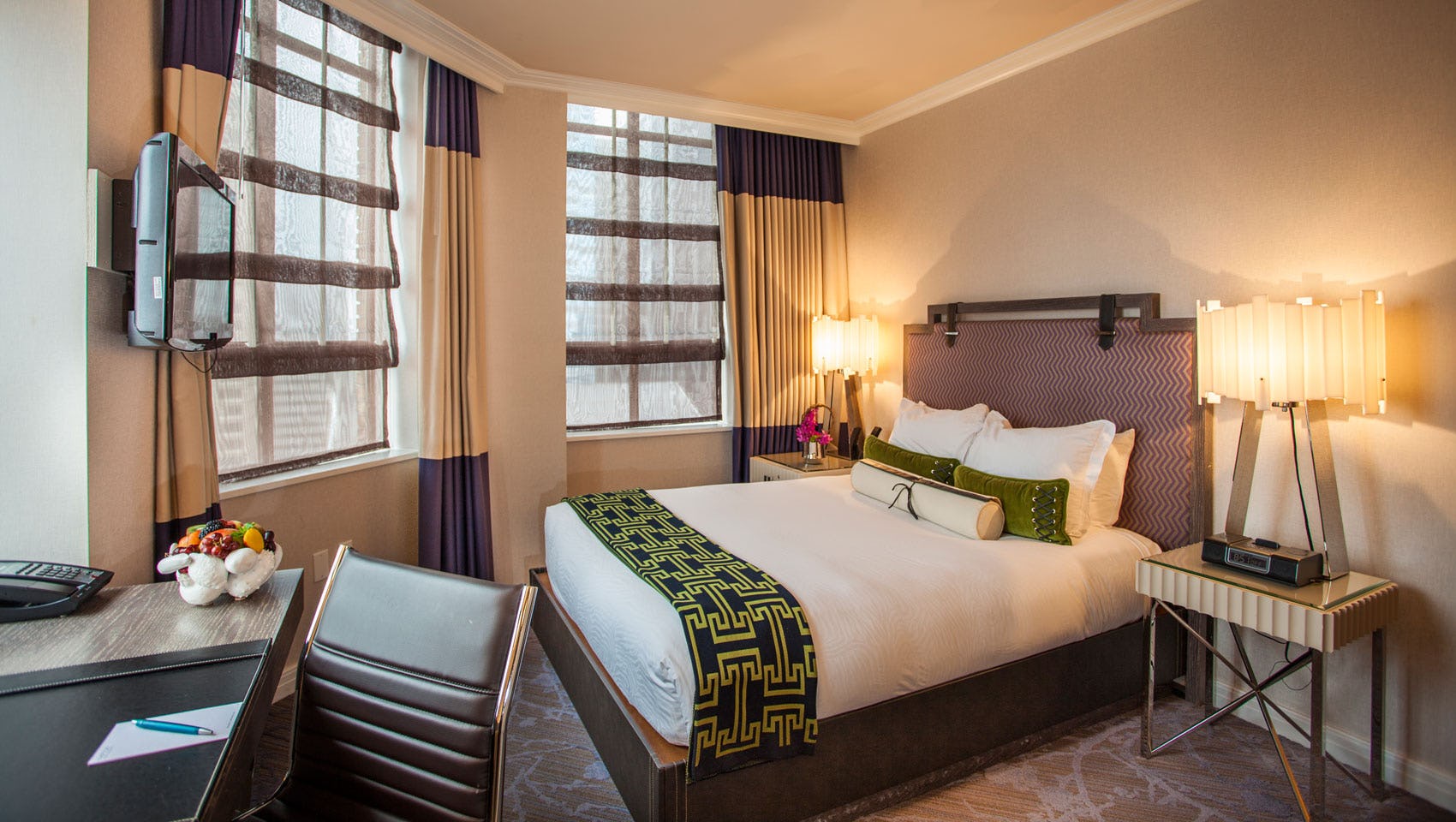 1 King 1 Bedroom Studio Suite