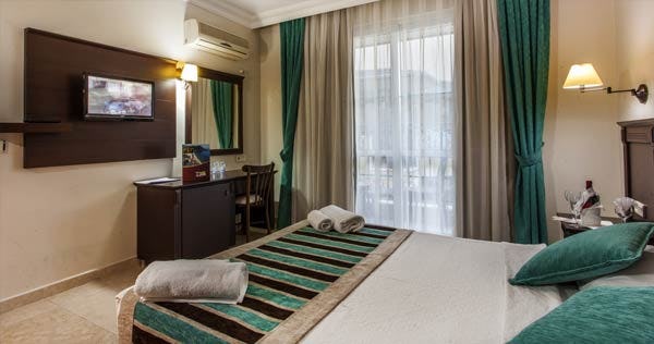 kleopatra-royal-palm-hotel-standard-room-02_11243