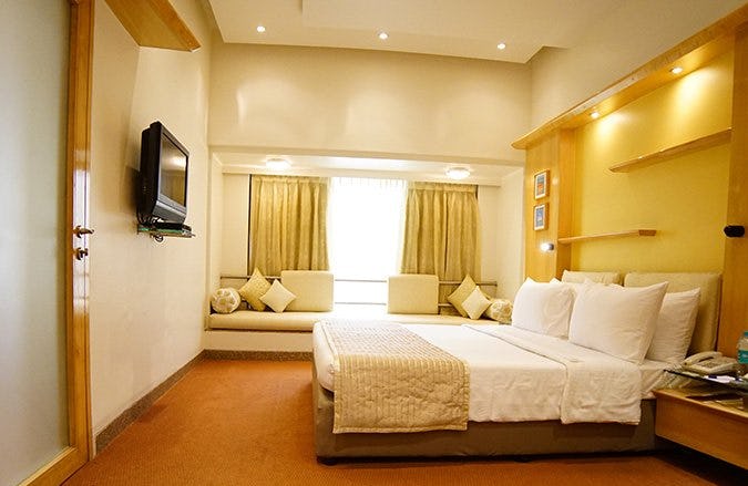 kohinoor-continental-mumbai-topaz-suite_2045