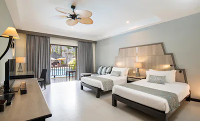 Deluxe Pool Access with Jacuzzi Room