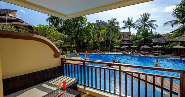 krabi-la-playa-resort-deluxe-room-pool-access-04_378
