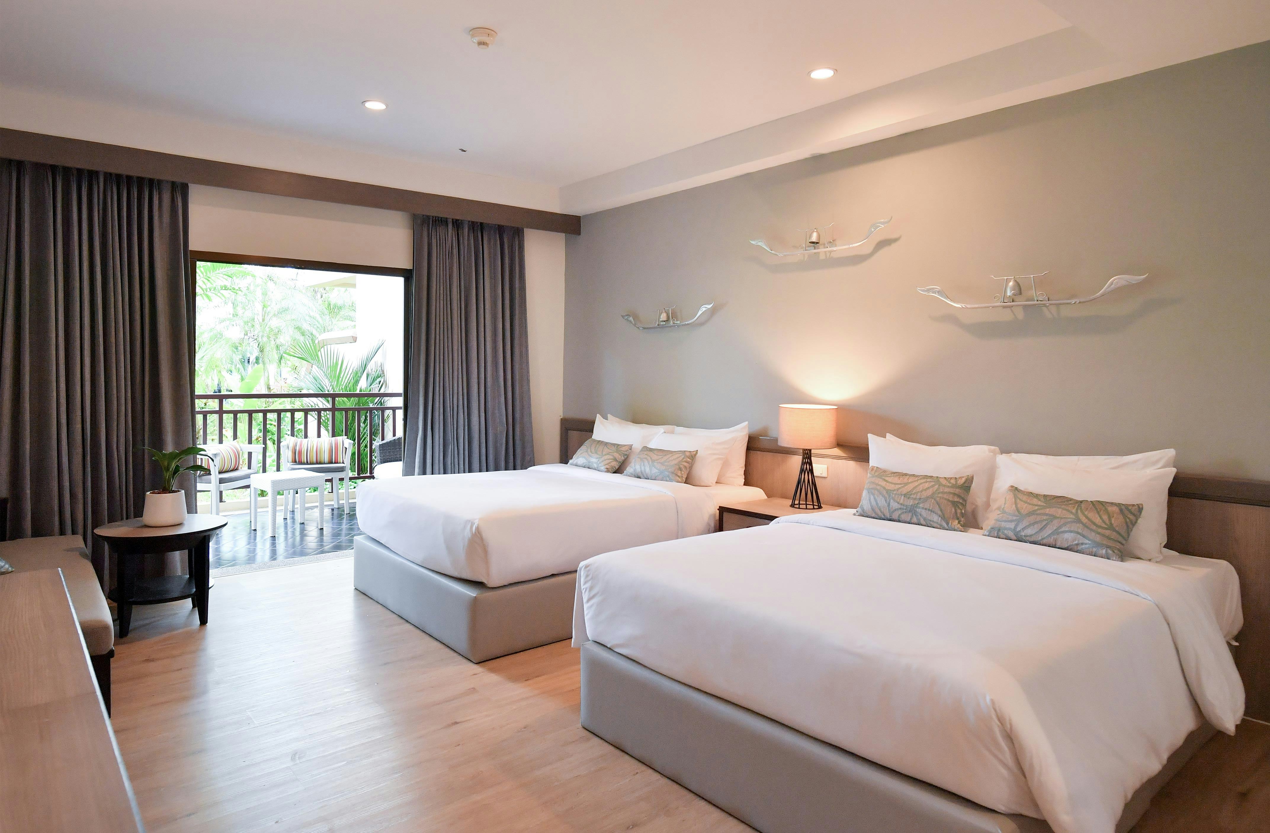 Superior Garden Family Room