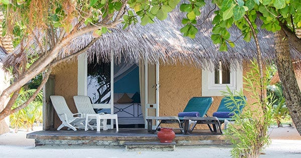 kuredu-resort-maldives-beach-bungalows-04_196