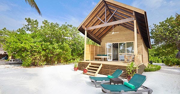 kuredu-resort-maldives-deluxe-beach-villas-01_196